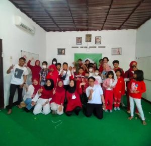 Kegiatan Jalan Santai dan Pembuatan Prakarya Bertema Merah Putih untuk Memeriahkan HUT RI Ke-78