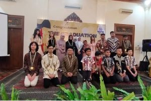 Wisuda Homeschooling HSPG Solo 2023/2024 di Kusuma Sahid Prince Hotel Solo, 13 Juni 2024